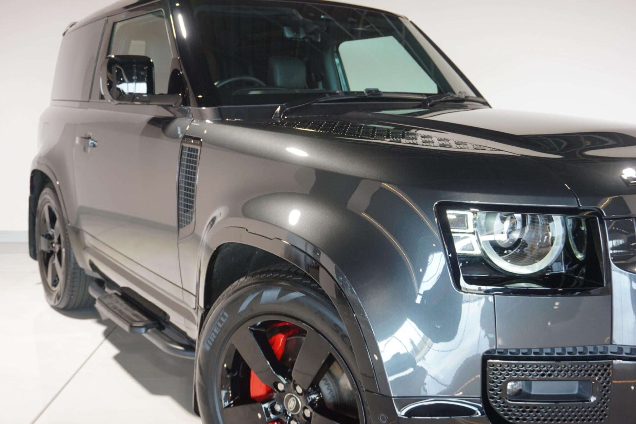 Land Rover Defender 90 3.0 D300 MHEV X-Dynamic HSE Hard Top SUV 3dr Diesel Auto 4WD SWB Euro 6 (s/s) (300 ps)